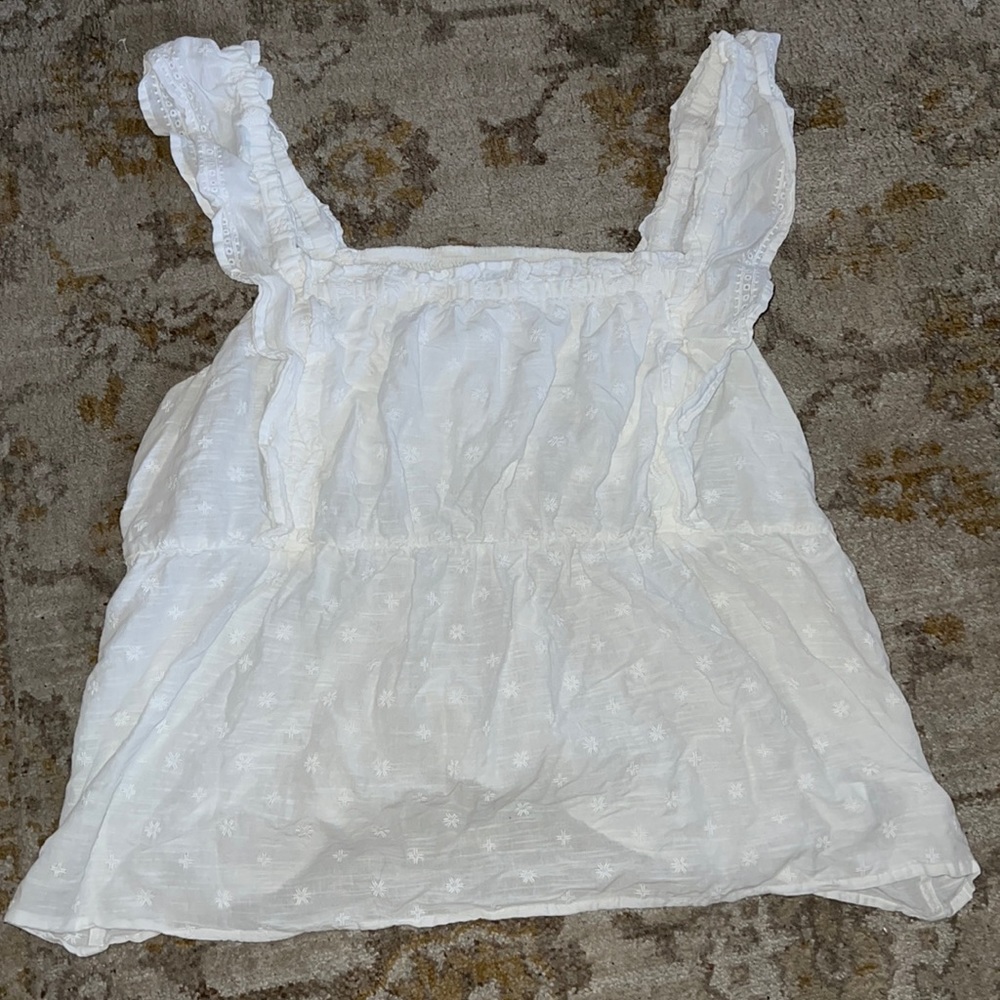 Short sleeve white top
